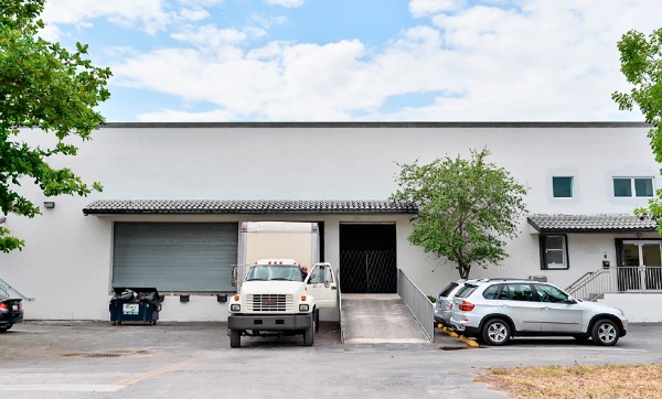 fabricación de soluciones para superficies y seguridad