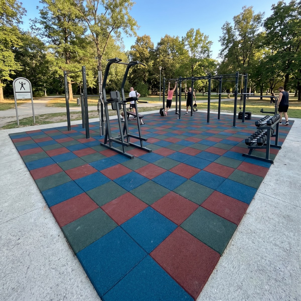 Piso Amortiguante para Gimnasios al Aire Libre